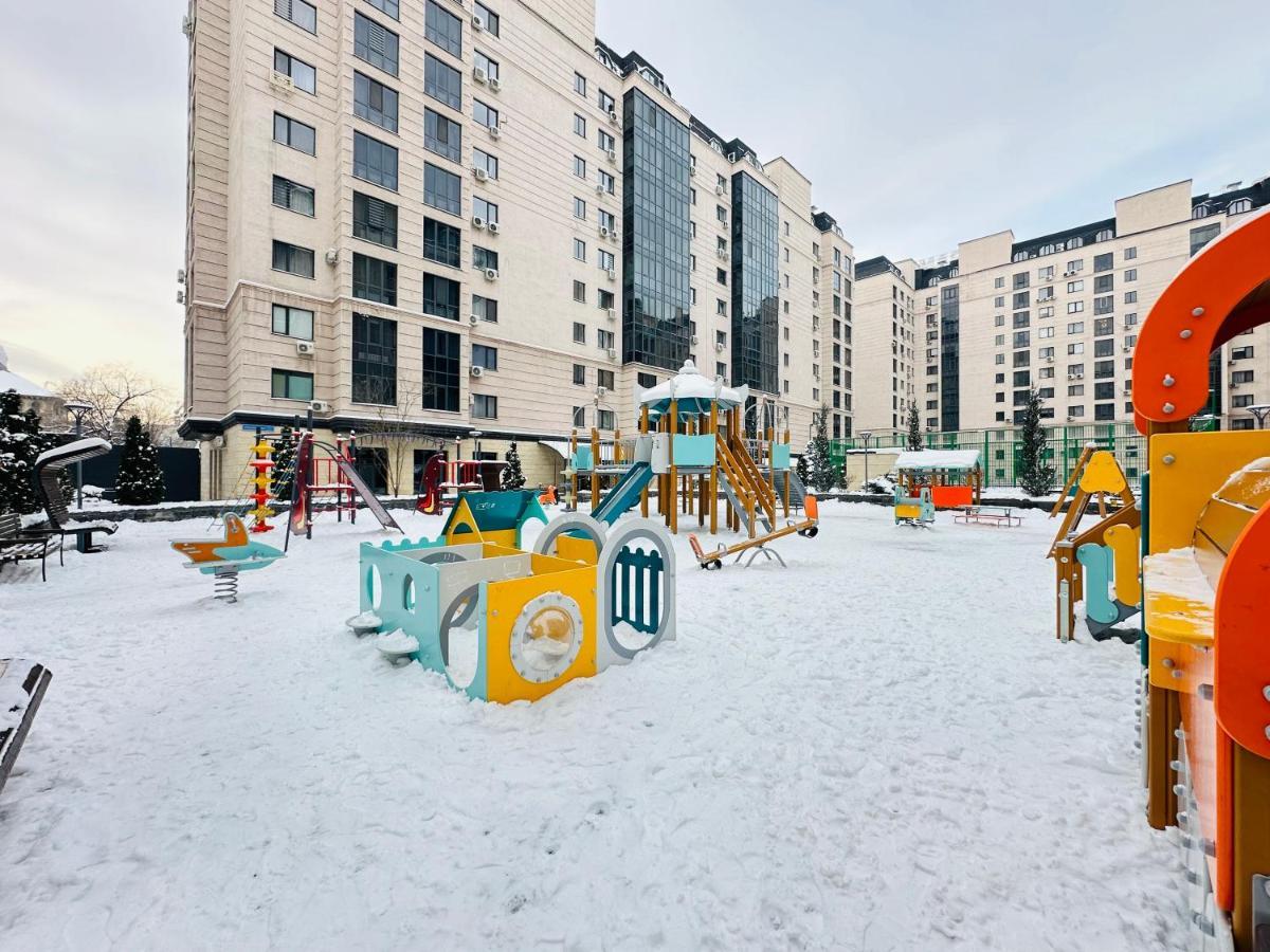 Central Park In The City Center Apartment Almaty Exterior photo