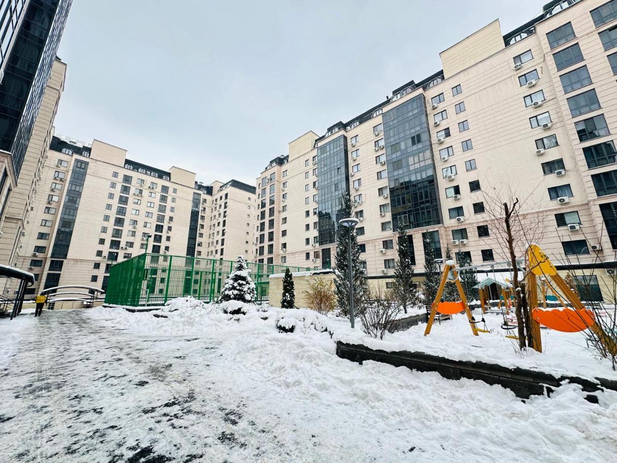 Central Park In The City Center Apartment Almaty Exterior photo